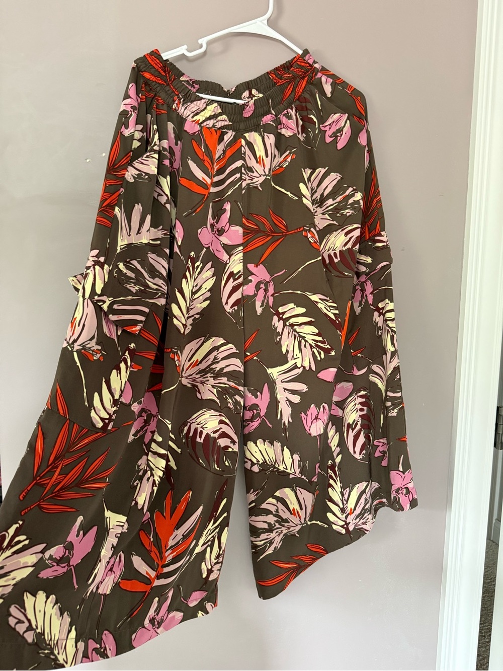 Adrianna Papell Olive Wide-Leg Floral Pants with Pink & Red Print
